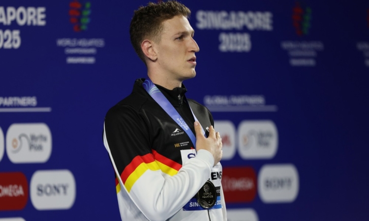 Märtens in McIntosh zlata na 400 m, Avstralcem štafeti